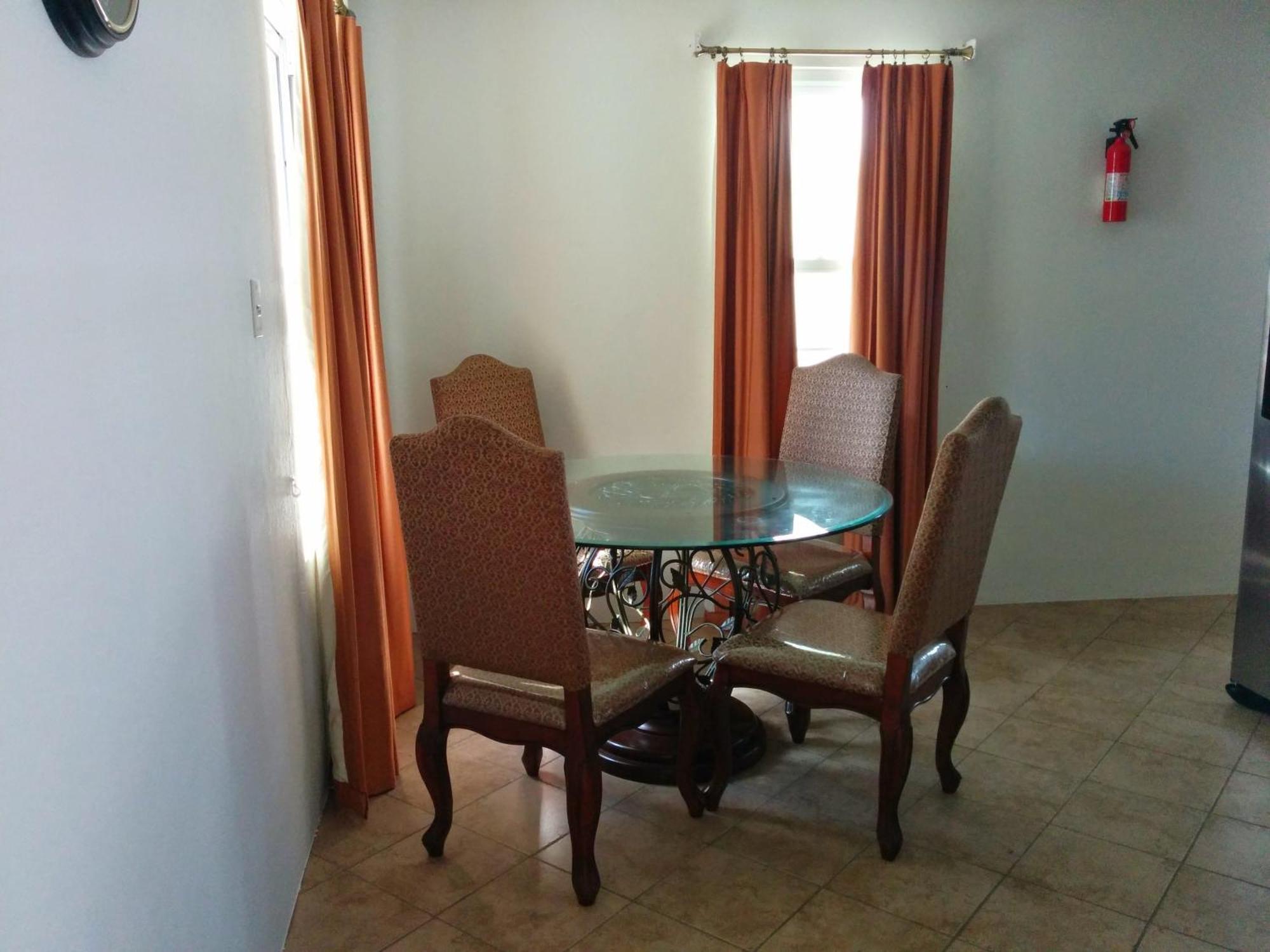 Windsong Guest Apartments Pembroke Экстерьер фото