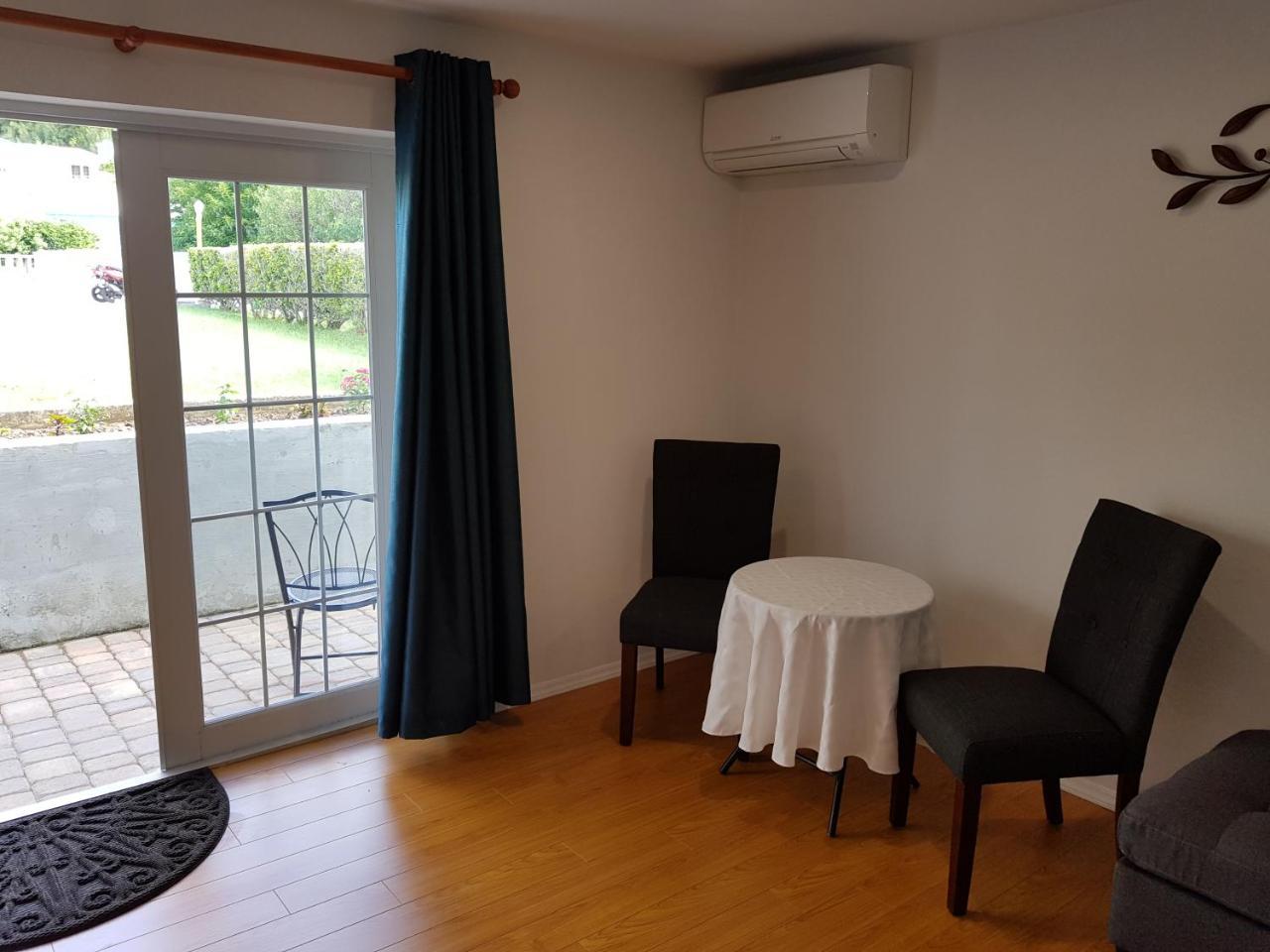 Windsong Guest Apartments Pembroke Экстерьер фото