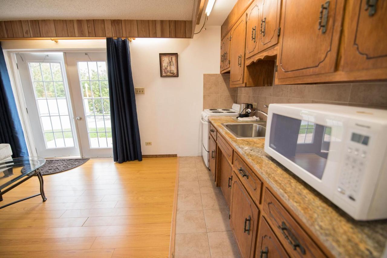 Windsong Guest Apartments Pembroke Экстерьер фото