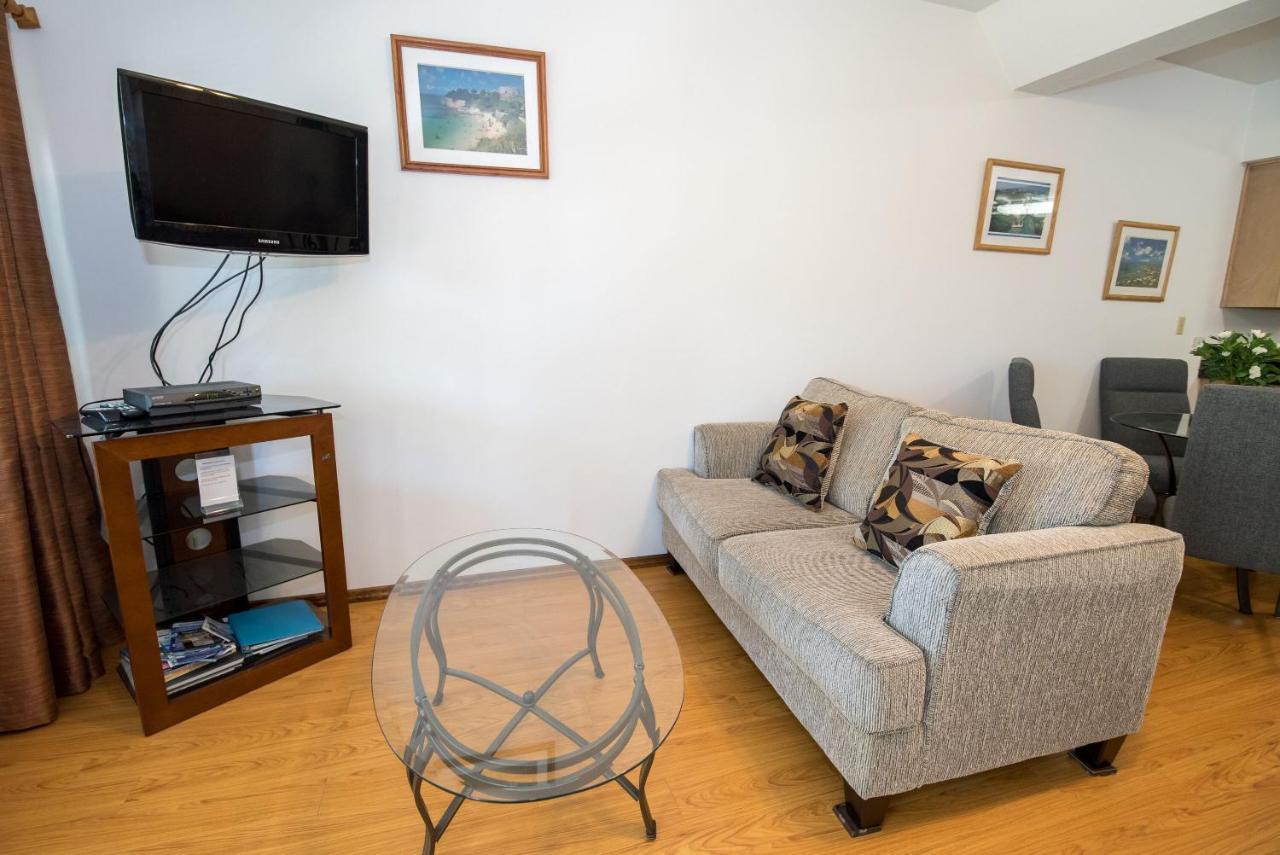 Windsong Guest Apartments Pembroke Экстерьер фото